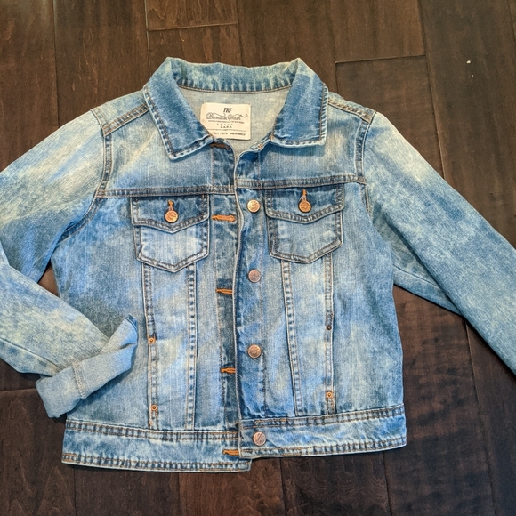 Cute Distressed Wash Jean Jacket - Picture 1 of 4